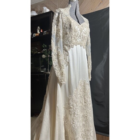 Vintage 1950's- early 1960's Wedding Dress Size 6 or Small